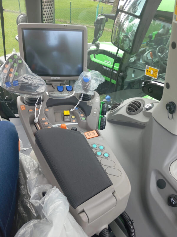 CIĄGNIK ROLNICZY DEUTZ-FAHR 8280 AGROTRON TTV - obrazek 9
