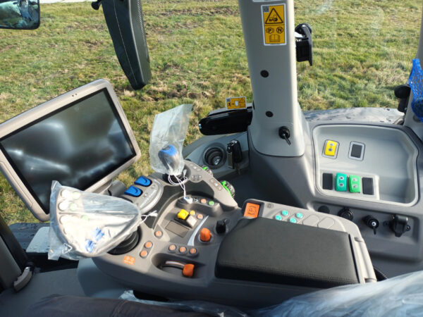 CIĄGNIK ROLNICZY DEUTZ-FAHR 9340 AGROTRON TTV - obrazek 7