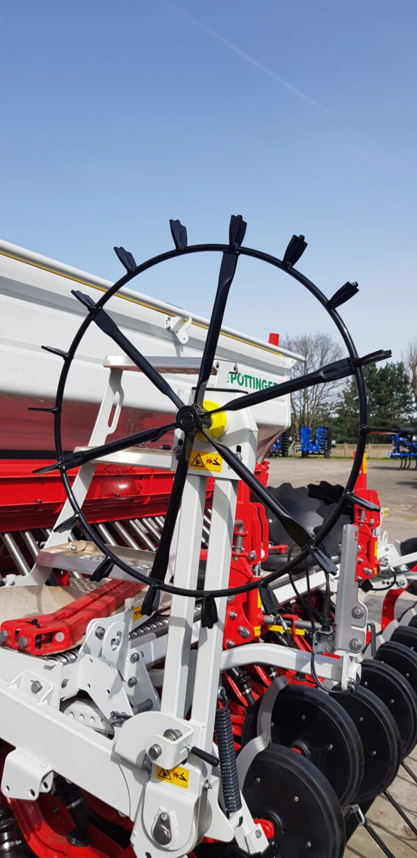 SIEWNIK MECHANICZNY PÖTTINGER VITASEM M 3000 DD + BRONA WIRNIKOWA PÖTTINGER LION 3030 - obrazek 6