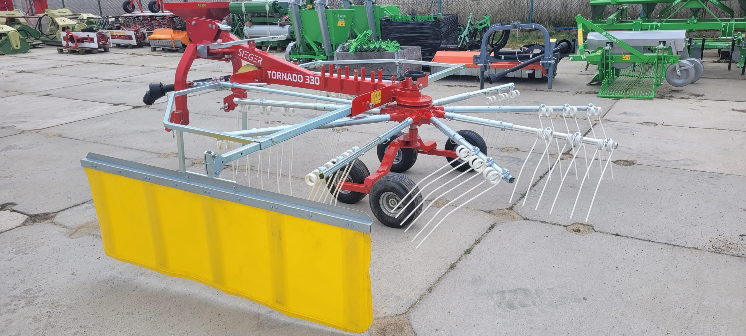 SCHWADER SIEGER TORNADO 330