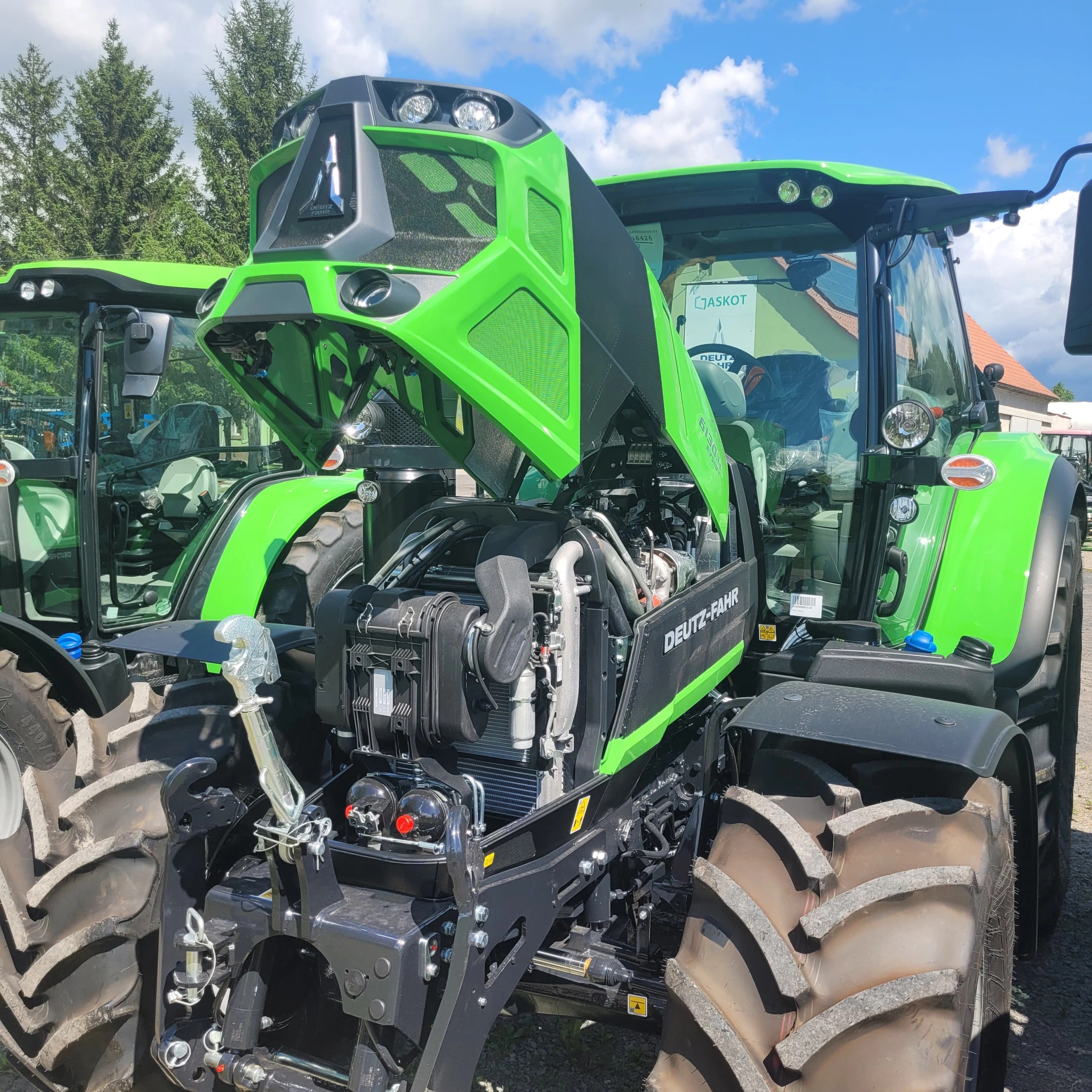 ZEMĚDĚLSKÝ TRAKTOR DEUTZ-FAHR 6130.4 RVSHIFT - Obrázek 7