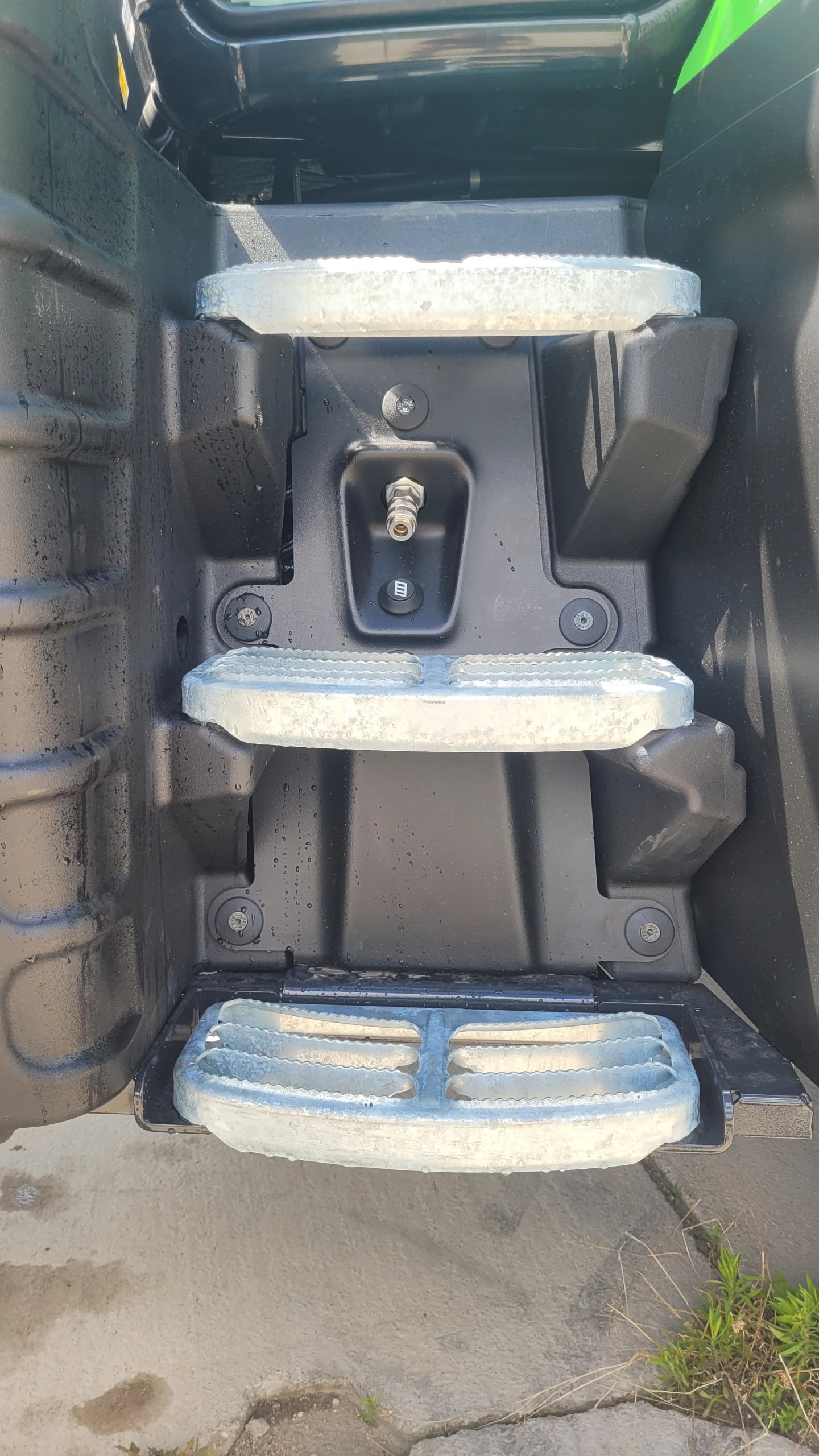 ZEMĚDĚLSKÝ TRAKTOR DEUTZ-FAHR 6130.4 RVSHIFT - Obrázek 9