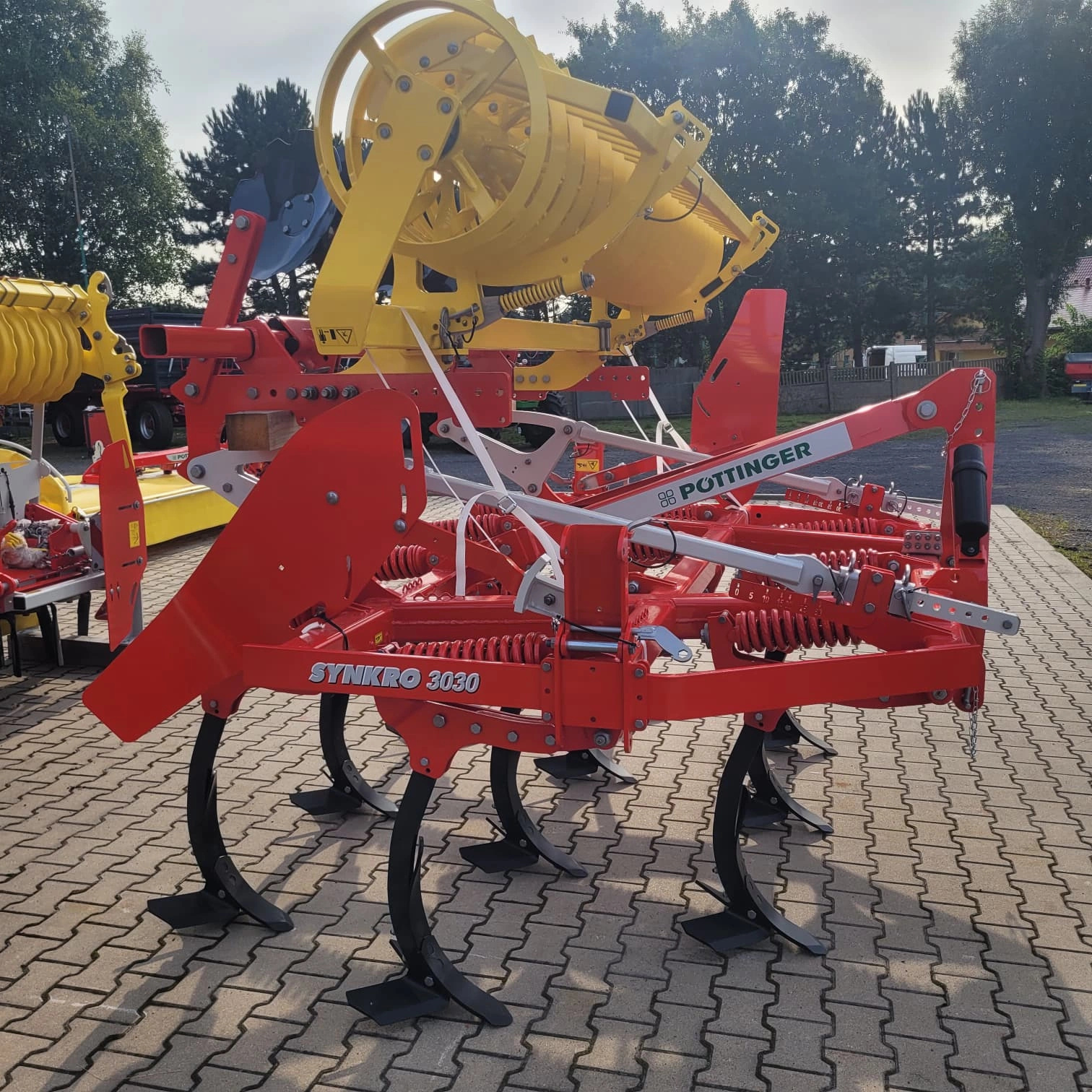 Kultivátor PÖTTINGER SYNKRO 3030 NOVA - Obrázek 6